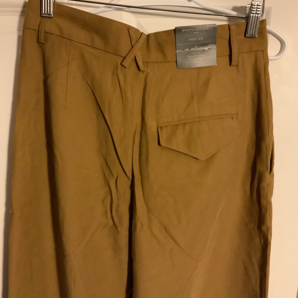 NWT! Banana republic tan slacks - Picture 4 of 5